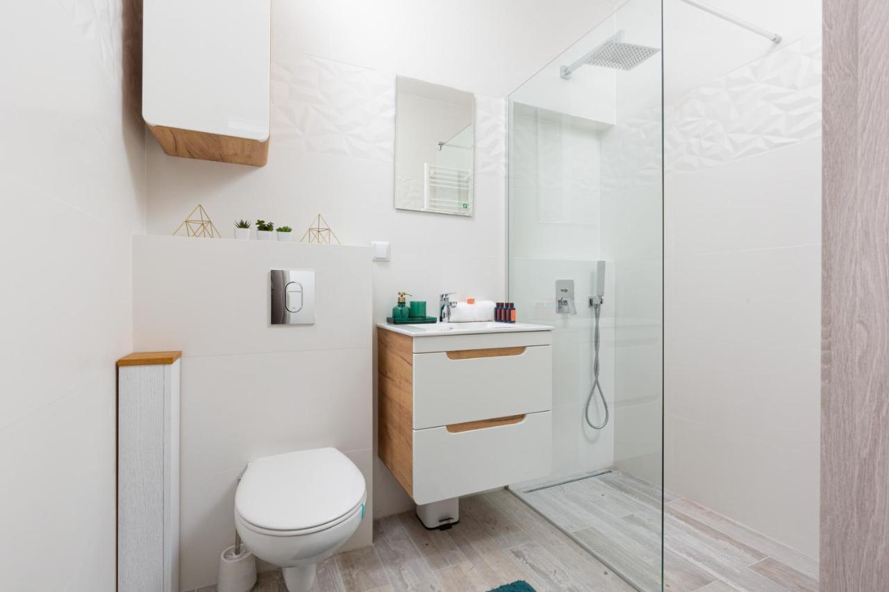 City Center Apartment Elektoralna By Noclegi Renters 바르샤바 외부 사진